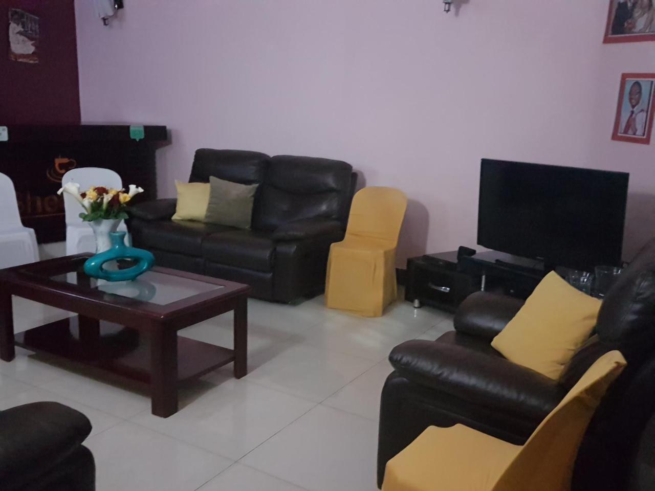 Fort Portal Sheevy"S Bed N Breakfast المظهر الخارجي الصورة